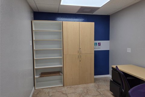 Commercial property in Brandon, Florida 466.56 sq.m. № 2156166 - photo 15