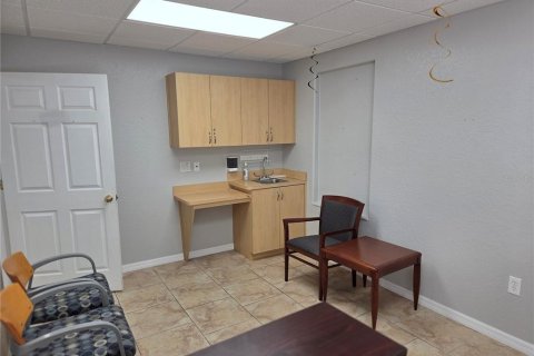 Commercial property in Brandon, Florida 466.56 sq.m. № 2156166 - photo 18