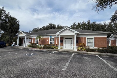 Commercial property in Brandon, Florida 466.56 sq.m. № 2156166 - photo 27