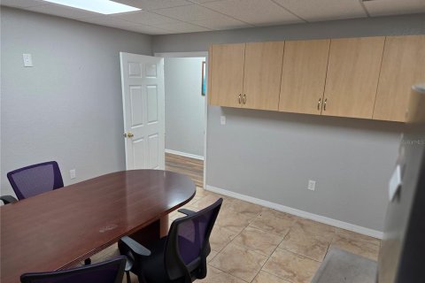 Commercial property in Brandon, Florida 466.56 sq.m. № 2156166 - photo 24