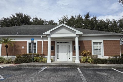 Commercial property in Brandon, Florida 466.56 sq.m. № 2156166 - photo 2