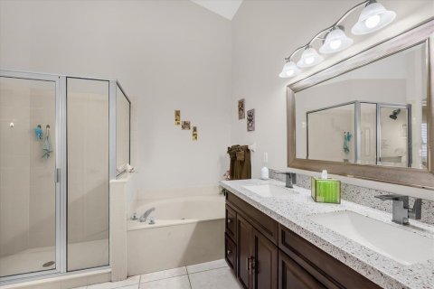 Casa en venta en Orlando, Florida, 4 dormitorios, 177.63 m2 № 1913240 - foto 15