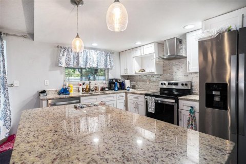 Купить виллу или дом в Аполло-Бич, Флорида 8 комнат, 127.37м2, № 1650607 - фото 14