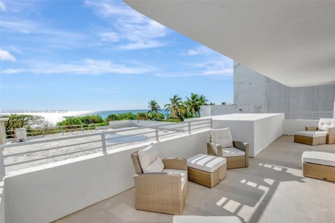 Condo in Miami Beach, Florida, 2 bedrooms  № 1867998 - photo 26