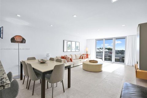 Condo in Miami Beach, Florida, 2 bedrooms  № 1867998 - photo 4
