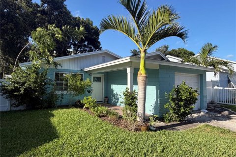 House in Pinellas Park, Florida 2 bedrooms, 93.27 sq.m. № 2314712