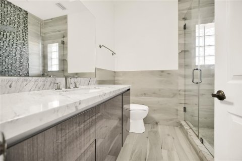 House in Cutler Bay, Florida 5 bedrooms, 261.98 sq.m. № 2033481 - photo 29