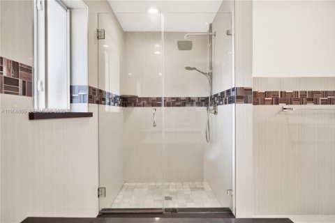 House in Cutler Bay, Florida 5 bedrooms, 261.98 sq.m. № 2033481 - photo 26