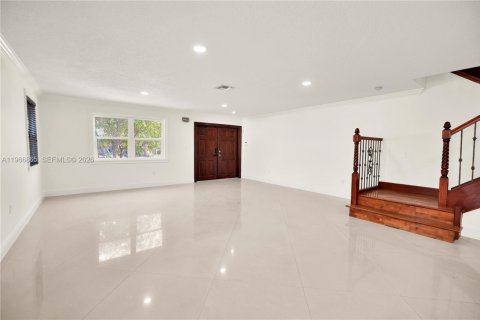 House in Cutler Bay, Florida 5 bedrooms, 261.98 sq.m. № 2033481 - photo 3