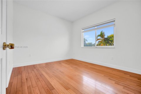 House in Cutler Bay, Florida 5 bedrooms, 261.98 sq.m. № 2033481 - photo 28
