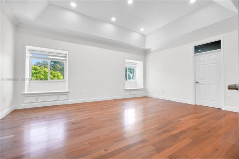 House in Cutler Bay, Florida 5 bedrooms, 261.98 sq.m. № 2033481 - photo 16