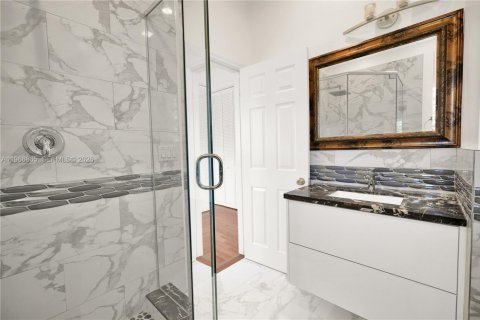 House in Cutler Bay, Florida 5 bedrooms, 261.98 sq.m. № 2033481 - photo 18