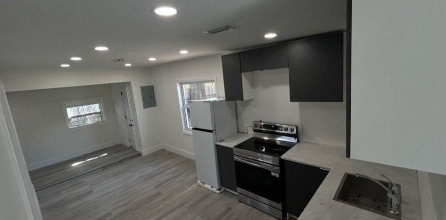 Propiedad comercial en Miami, Florida 53.51 m2 № 2154300