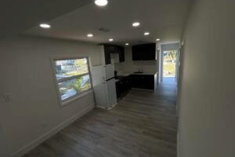 Propiedad comercial en venta en Miami, Florida, 53.51 m2 № 2154300 - foto 2