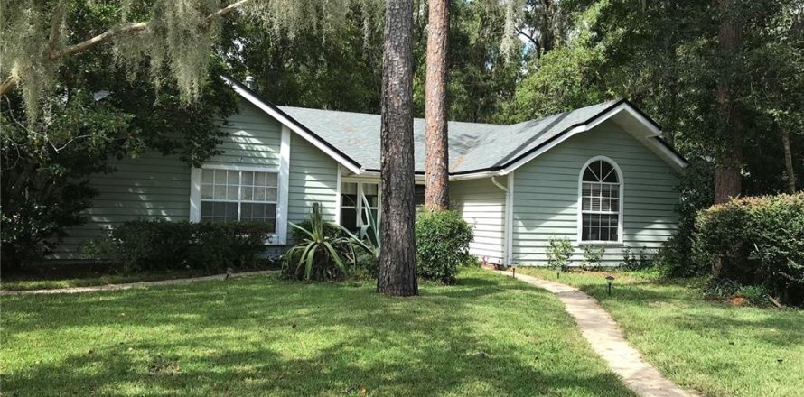 House in Gainesville, Florida 4 bedrooms, 183.3 sq.m. № 1394160