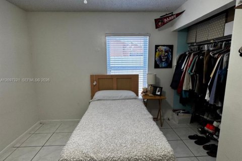 Villa ou maison à vendre à Hialeah, Floride: 4 chambres, 139.35 m2 № 2393013 - photo 17