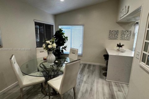 Villa ou maison à vendre à Hialeah, Floride: 4 chambres, 139.35 m2 № 2393013 - photo 9