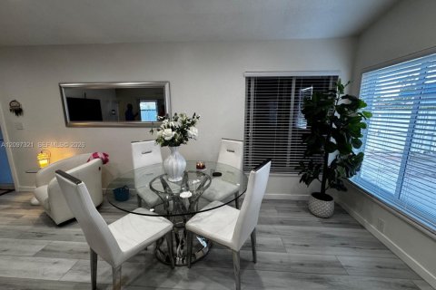 Villa ou maison à vendre à Hialeah, Floride: 4 chambres, 139.35 m2 № 2393013 - photo 10
