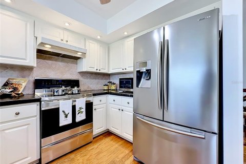 Condo in Lady Lake, Florida, 3 bedrooms  № 2157201 - photo 19