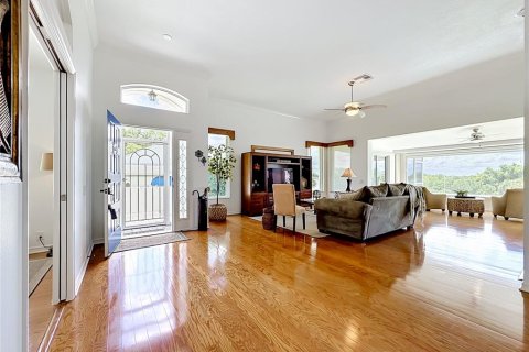 Condo in Lady Lake, Florida, 3 bedrooms  № 2157201 - photo 9