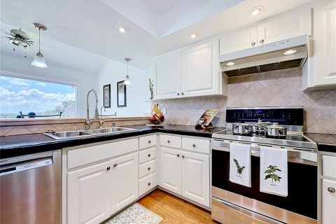Condo in Lady Lake, Florida, 3 bedrooms  № 2157201 - photo 3