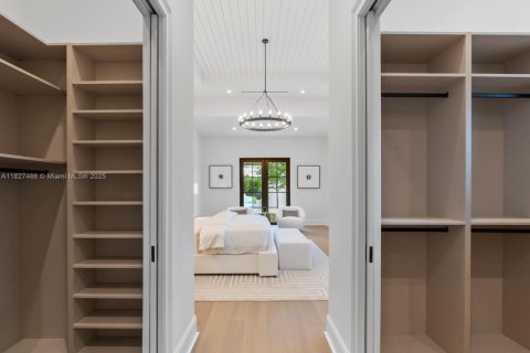 Casa en venta en Miami, Florida, 5 dormitorios, 528.52 m2 № 1802698 - foto 26