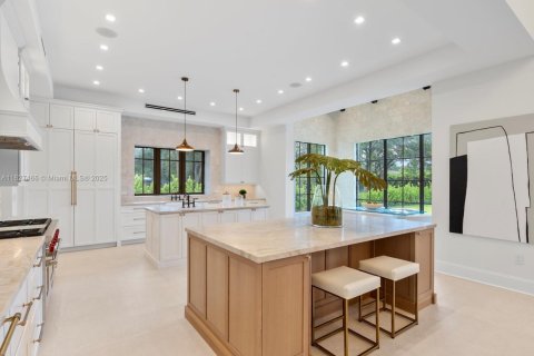 Casa en venta en Miami, Florida, 5 dormitorios, 528.52 m2 № 1802698 - foto 18