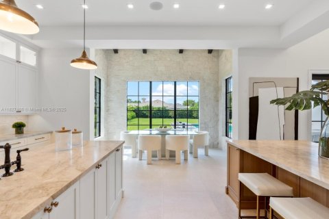 Casa en venta en Miami, Florida, 5 dormitorios, 528.52 m2 № 1802698 - foto 23