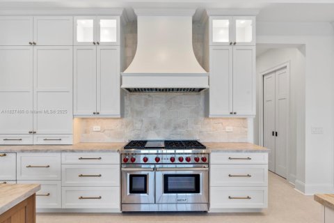 Casa en venta en Miami, Florida, 5 dormitorios, 528.52 m2 № 1802698 - foto 19