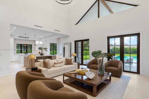 Casa en venta en Miami, Florida, 5 dormitorios, 528.52 m2 № 1802698 - foto 12