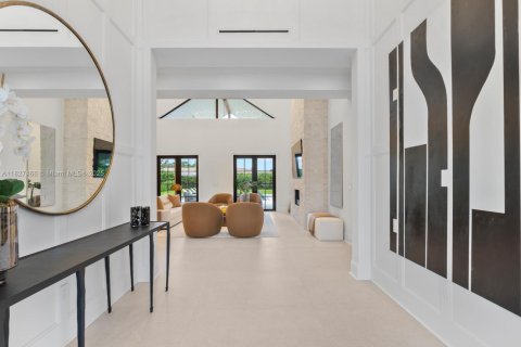 Casa en venta en Miami, Florida, 5 dormitorios, 528.52 m2 № 1802698 - foto 11