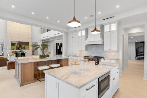 Casa en venta en Miami, Florida, 5 dormitorios, 528.52 m2 № 1802698 - foto 20