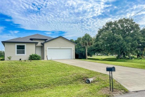 House in LaBelle, Florida 3 bedrooms, 143.44 sq.m. № 2287464 - photo 5