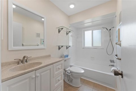 Villa ou maison à vendre à Bradenton, Floride: 2 chambres, 94.2 m2 № 1744406 - photo 10