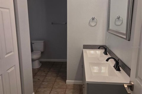 House in Eustis, Florida 3 bedrooms, 111.48 sq.m. № 2097761 - photo 8