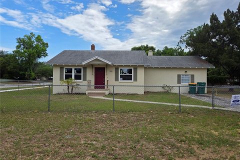 House in Eustis, Florida 3 bedrooms, 111.48 sq.m. № 2097761