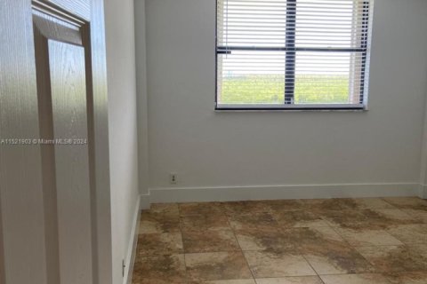 Купить кондоминиум в Норт-Майами, Флорида 2 спальни, 110.55м2, № 1958929 - фото 14