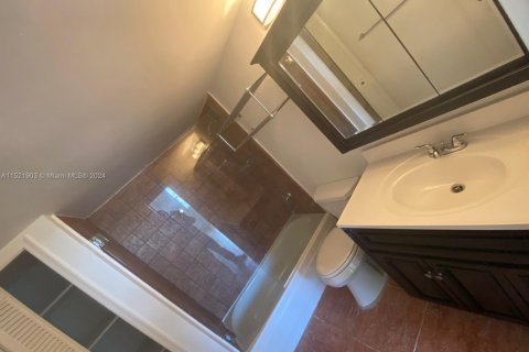 Купить кондоминиум в Норт-Майами, Флорида 2 спальни, 110.55м2, № 1958929 - фото 18