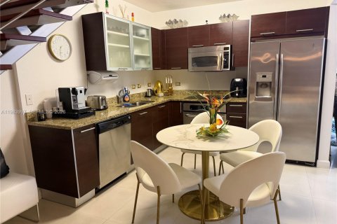 Copropriété à louer à Miami, Floride: 1 chambre, 98.1 m2 № 2048563 - photo 7