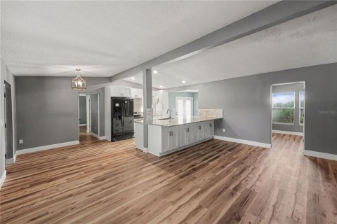 Villa ou maison à louer à Belleair, Floride: 4 chambres, 158.96 m2 № 2413833 - photo 7
