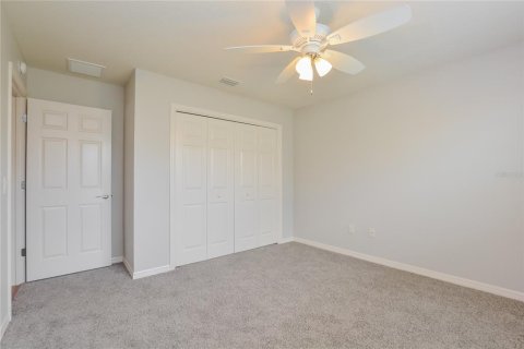 House in The Villages, Florida 3 bedrooms, 137.77 sq.m. № 1443763 - photo 11