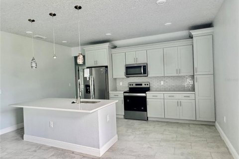 House in DeLand, Florida 4 bedrooms, 142.98 sq.m. № 1686442 - photo 14