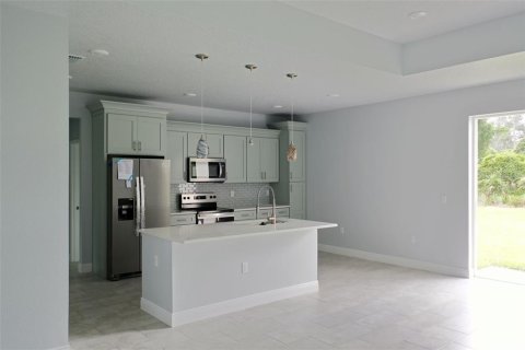 House in DeLand, Florida 4 bedrooms, 142.98 sq.m. № 1686442 - photo 11