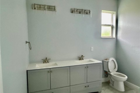 House in DeLand, Florida 4 bedrooms, 142.98 sq.m. № 1686442 - photo 23