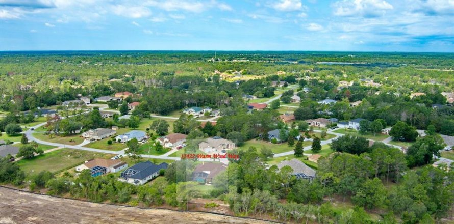 House in Weeki Wachee, Florida 4 bedrooms, 234.86 sq.m. № 1909019