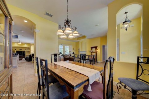 Casa en venta en Weeki Wachee, Florida, 4 dormitorios, 234.86 m2 № 1909019 - foto 4