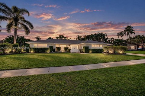 Casa en Plantation, Florida 4 dormitorios, 261.89 m2 № 2379968