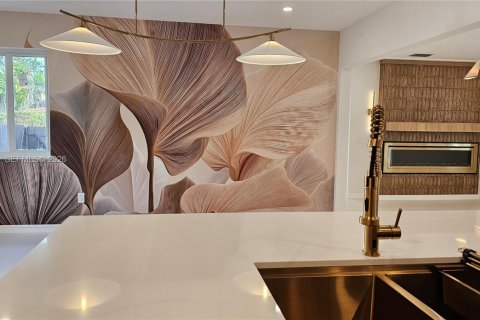 House in Miami, Florida 4 bedrooms, 181.44 sq.m. № 2043249 - photo 18