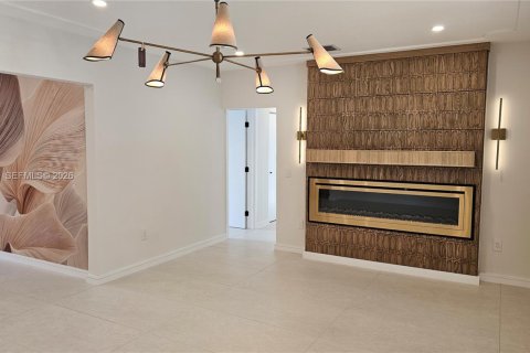 House in Miami, Florida 4 bedrooms, 181.44 sq.m. № 2043249 - photo 15