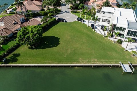 House in Sarasota, Florida 5 bedrooms, 535.77 sq.m. № 2214475 - photo 15
